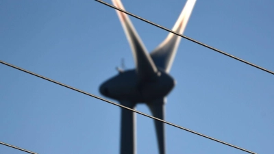 Ein Problem in Deutschland seien die Genehmigungen für den Transport von Windkraftanlagen. (Foto: Frank Hormann/dpa)