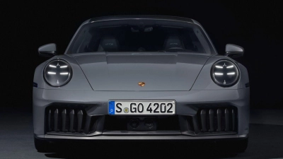 Der neue Motor für Coupé, Cabrio und Targa des 911 GTS heißt T-Hybrid. (Foto: Porsche AG/Porsche AG/dpa)