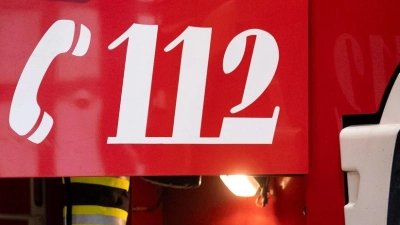 Auf dem Weg zum Feuerwehrhaus kam der Mann mit seinem Wagen von der Straße an. (Symbolbild) (Foto: Niklas Treppner/dpa)