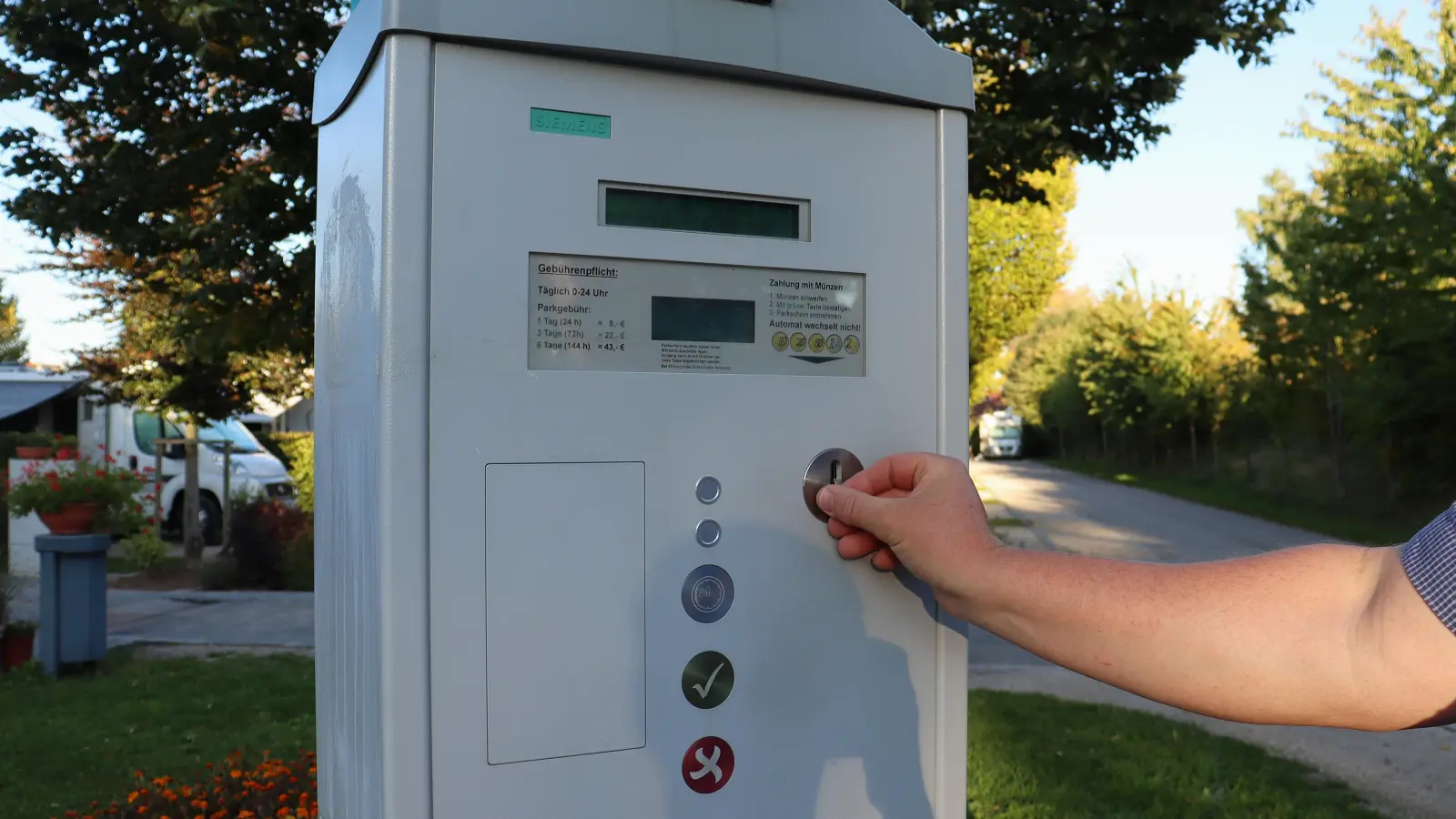 In Zukunft soll am Wohnmobilstellplatz in Wolframs-Eschenbach nur noch mit Karte gezahlt werden. (Foto: Antonia Müller)