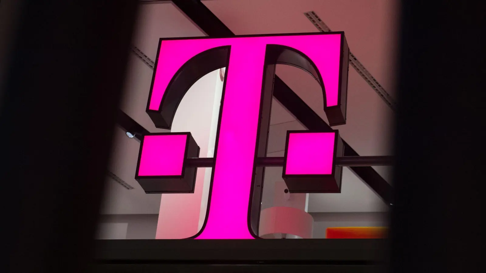 Vorsicht! Über Phishing-Mails versuchen Betrüger derzeit an persönliche Daten von Telekom-Kunden zu gelangen. (Foto: Rainer Jensen/dpa/dpa-tmn)