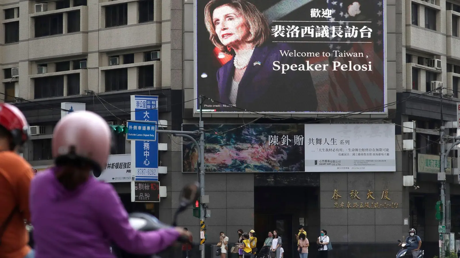 Pelosis Besuch in Taiwan ist der ranghöchste aus den USA seit einem Vierteljahrhundert. Peking erhebt auf Taiwan einen Machtanspruch und sieht die Insel nur als Teil der Volksrepublik an. (Foto: Chiang Ying-Ying/AP/dpa)