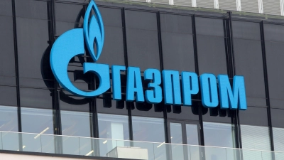 Das Gazprom-Logo auf einer Niederlassung des russischen Staatskonzerns in St. Petersburg. (Foto: Igor Russak/dpa)