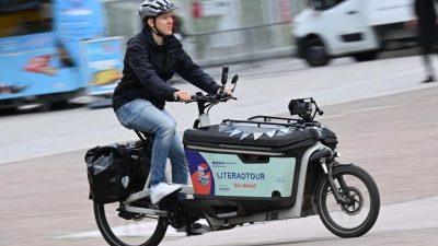 Lennart Schaefer saß fast 11.000 Kilometer im Sattel. (Foto: Arne Dedert/dpa)