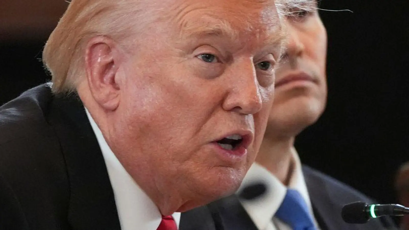 Kasachstan ist nach Worten Trumps das erste Land seiner zweiten Amtszeit, das den Abraham-Abkommen beigetreten sei - „das erste von vielen“.  (Foto: Jacquelyn Martin/AP/dpa)