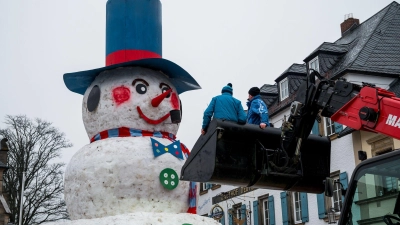 So lächelte Schneemann „Jakob“ im Jahr 2023. (Archivbild) (Foto: Daniel Vogl/dpa)