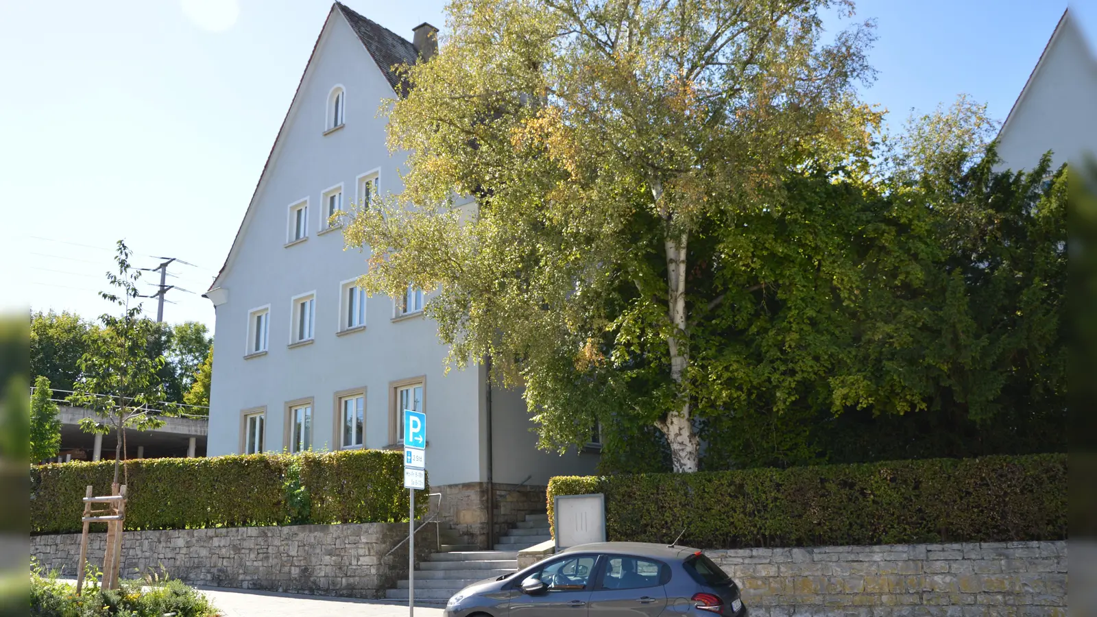 Hier im Blockschulheim, in dem wochenweise Berufsschüler aus ganz Bayern nächtigen, steht seit geraumer Zeit eine Etage leer. Hier soll bis Ende des Jahres eine Unternehmer-WG einziehen.  (Foto: Patrick Lauer)