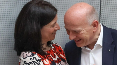 Sind ein Paar: Berlins Regierender Bürgermeister Kai Wegner und Bildungssenatorin Katharina Günther-Wünsch. (Foto: Joerg Carstensen/dpa)