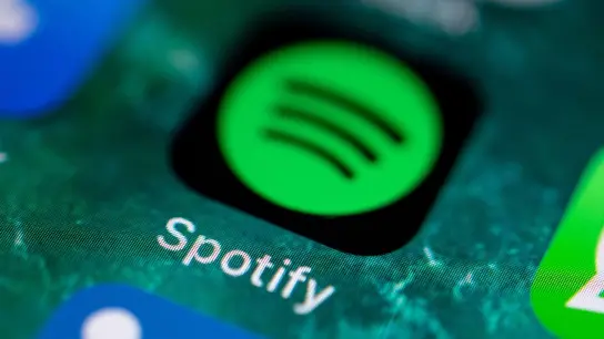 Der Musikdienst Spotify sieht sich bei seinen Wachstumsplänen auf einem guten Kurs. (Foto: Fabian Sommer/dpa)
