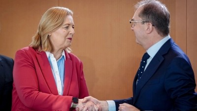 Bundessozialministerin Bärbel Bas (SPD) und Innenminister Alexander Dobrindt (CSU) - hier im Bundeskabinett - haben sich auf einen Aktionsplan gegen Sozialmissbrauch verständigt. (Archivfoto) (Foto: Kay Nietfeld/dpa)
