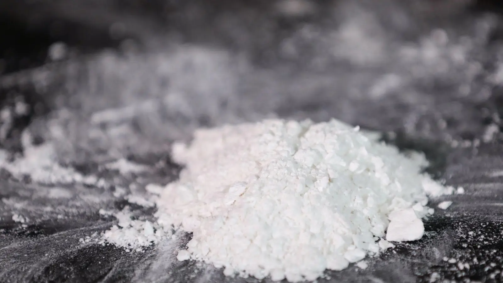 Bei einem der meistgesuchten Drogenbosse Europas wollen die Niederlande 221 Millionen Euro an kriminell erlangtem Vermögen beschlagnahmen (Archivbild). (Foto: Christian Charisius/dpa)