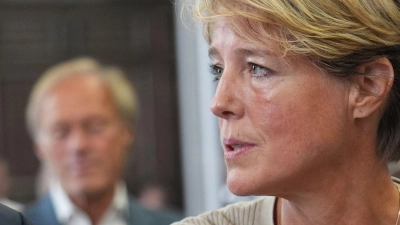 Die Unternehmerin Christina Block und ihr Verteidiger Ingo Bott. (Foto: Marcus Brandt/Pool dpa/dpa)