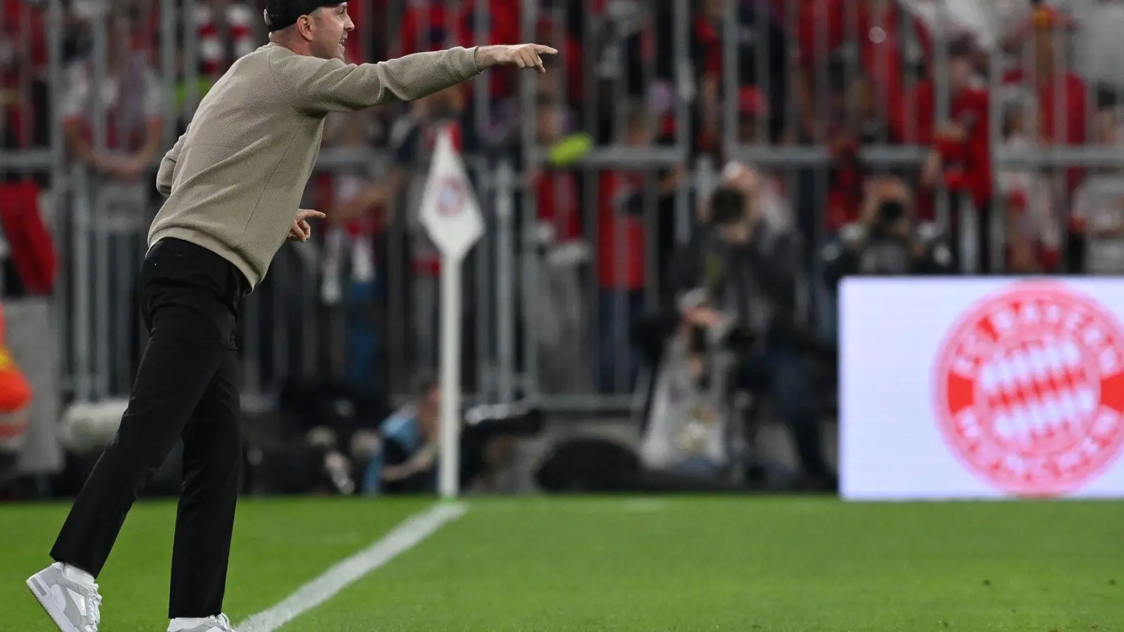 Leipzigs Trainer Ole Werner sah zum Bundesliga-Auftakt eine desaströse Leistung seiner Mannschaft. (Foto: Sven Hoppe/dpa)