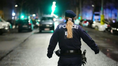 Drei Frauen sind in einem Bordell in Wien-Brigittenau tot aufgefunden worden. Ein Tatverdächtiger befindet sich in Polizeigewahrsam. (Foto: Georg Hochmuth/APA/dpa)