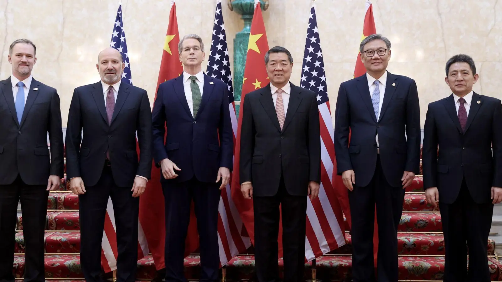 Die Delegationen beider Seiten wollen die Ergebnisse nun den Präsidenten vorlegen.  (Foto: Li Ying/XinHua/dpa)