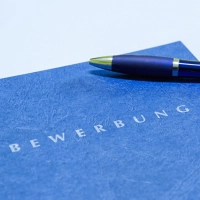 Sorgfältig strukturierte Unterlagen erhöhen die Chancen im Bewerbungsprozess. (Foto: Pixabay)