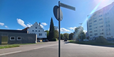 Der Verkehrsknotenpunkt in der Erkenbrechtallee in Bad Windsheim soll übersichtlicher werden. (Foto: Anna Franck)