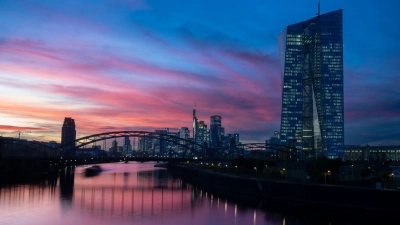 Die Bankenaufsicht der EZB verhängt eine Millionenstrafe gegen J.P. Morgan. (Archivbild) (Foto: Boris Roessler/dpa)