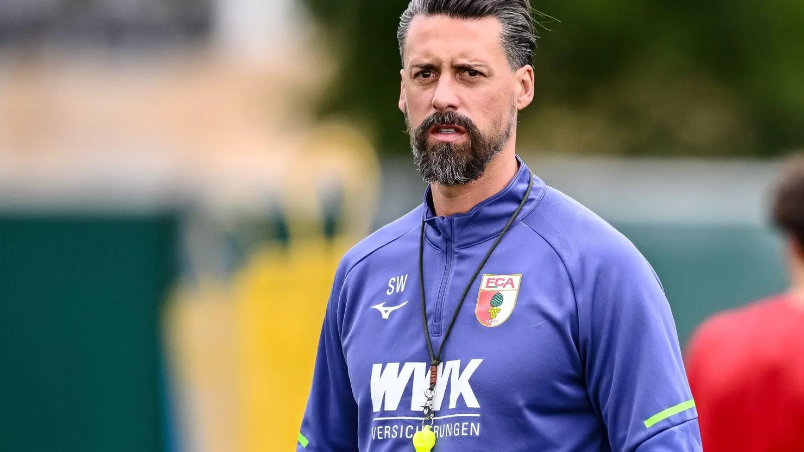 Sandro Wagner und der FCA treffen am Samstag auf die Bayern. (Archivbild) (Foto: Harry Langer/dpa)