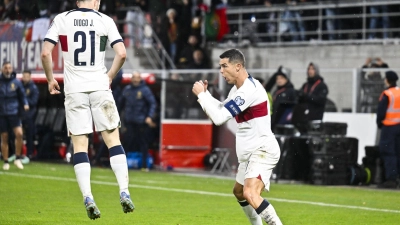 Portugals Cristiano Ronaldo bejubelt sein Führungstor in Liechtenstein. (Foto: Gian Ehrenzeller/KEYSTONE/dpa)