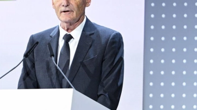 Hans-Joachim Watzke spricht auch über mögliche Spiele im Ausland - und hat eine klare Meinung. (Foto: Britta Pedersen/dpa)