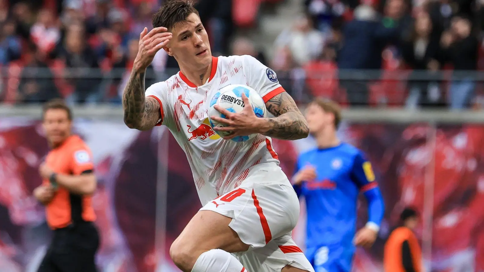 Leipzigs Spieler Benjamin Sesko wird nach einer Einigung beider Vereine wohl zu Manchester United wechseln. (Foto: Jan Woitas/dpa)