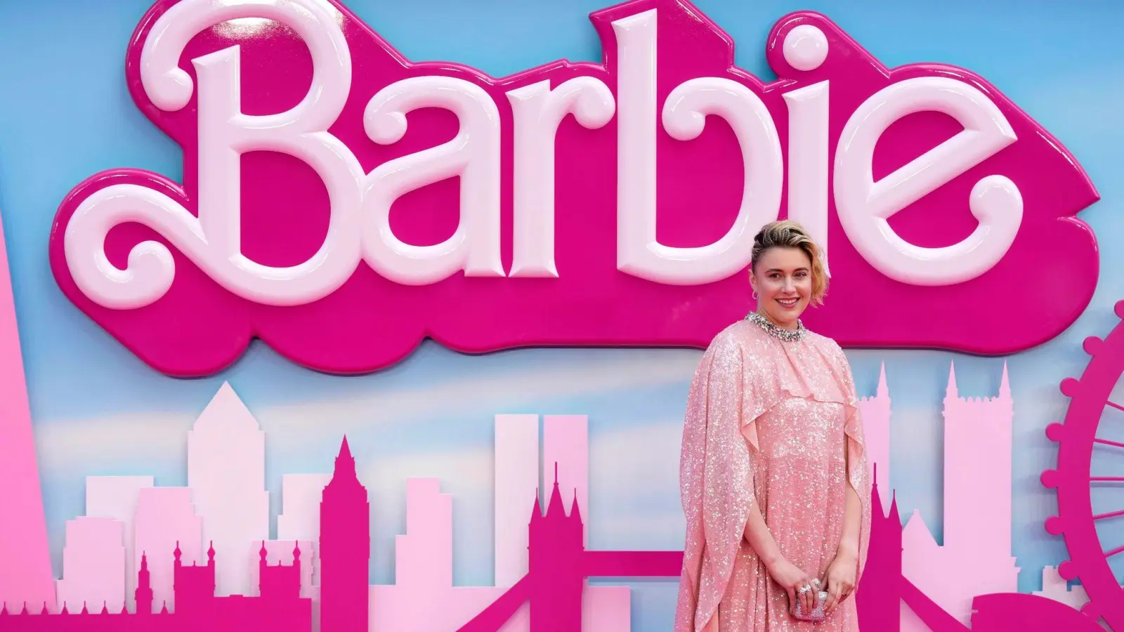 Regisseurin Greta Gerwig bei der Ankunft zur „Barbie“-Premiere in London (Foto: Scott Garfitt/Invision/AP/dpa)