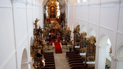 2012 war die Kirche wegen statischer Mängel geschlossen worden. Es folgten viele Jahre der Sanierung. (Foto: Daniel Vogl/dpa)