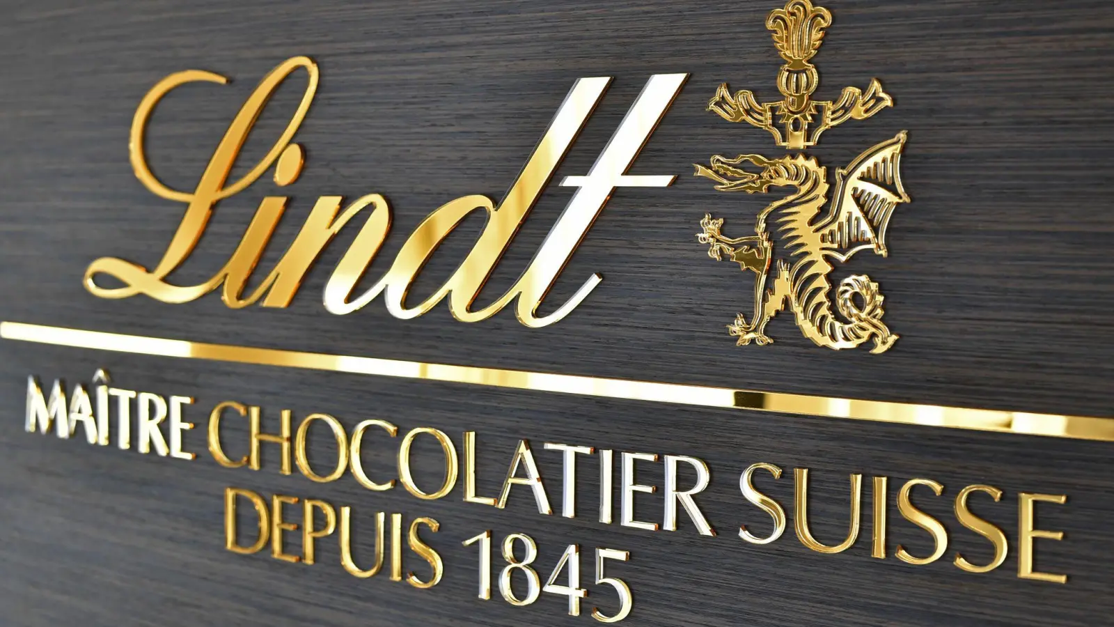 Schokolade von Lindt ist bei Verbrauchern in Deutschland beliebt. (Foto: Walter Bieri/Keystone/dpa)