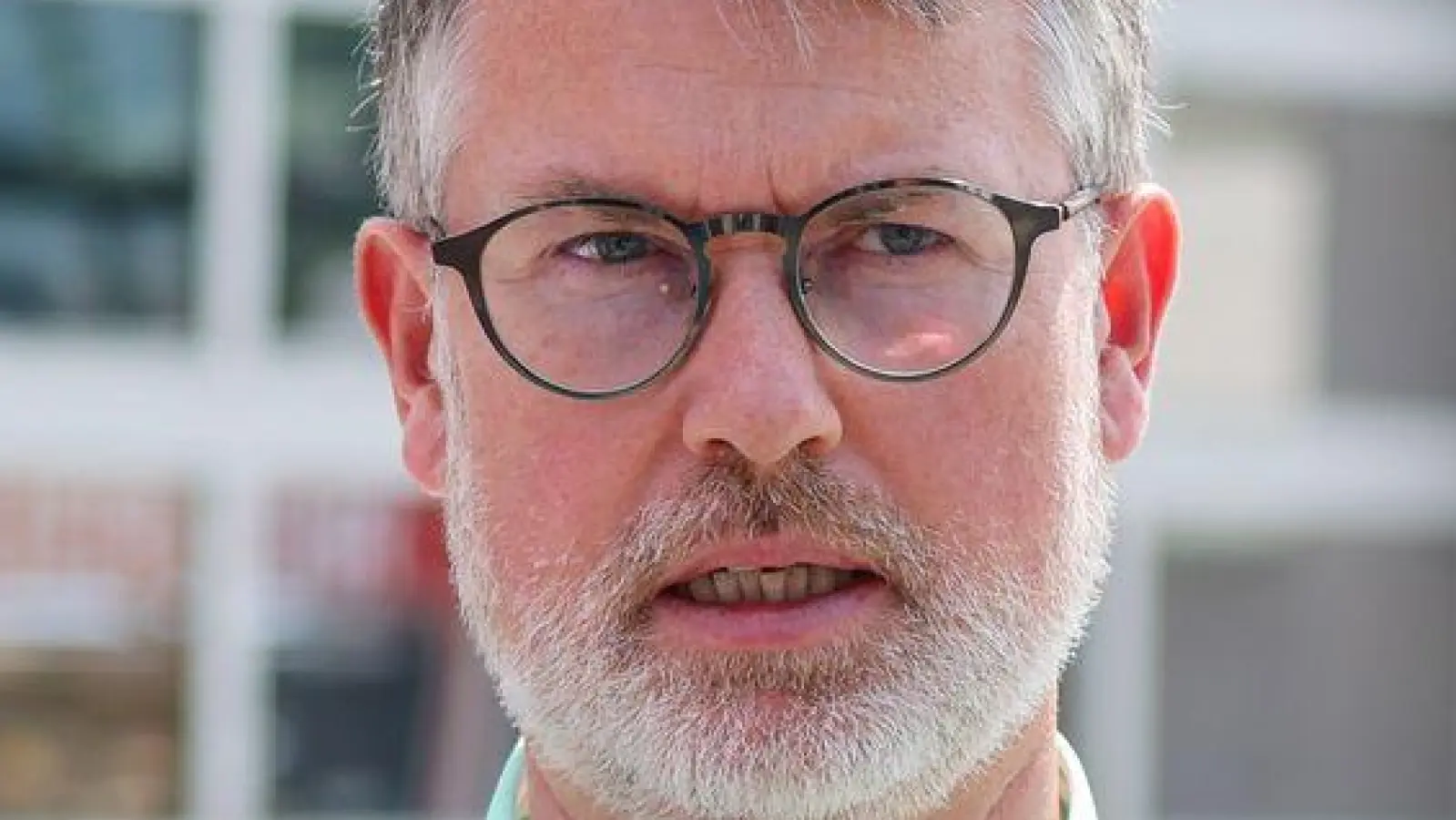 Streift ein Puma durch Braunsbedra? Für den Bürgermeister der Gemeinde Steffen Schmitz (CDU) ist die Frage geklärt. Eine Nachstellung vor Ort habe gezeigt: Das Tier ist kleiner, als zunächst angenommen. (Foto: Jan Woitas/dpa)