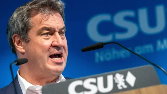 Markus Söder (CSU) spricht. (Foto: Peter Kneffel/dpa/Archivbild)