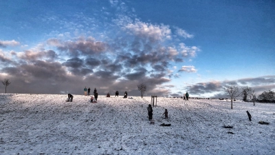 Spaß unterm weiß-blauen Himmel gibt es am Klinger in Neustadt, zeigt unser Leser Rainer Hillebrand. (Foto: Rainer Hillebrand)