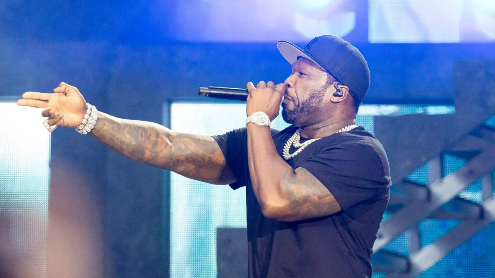 50 Cent, der mit bürgerlichem Namen Curtis Jackson heißt, gilt als einer der erfolgreichsten Rapper der Welt und spielte auch schon in mehreren Filmen mit. (Foto: Michael Matthey/dpa)