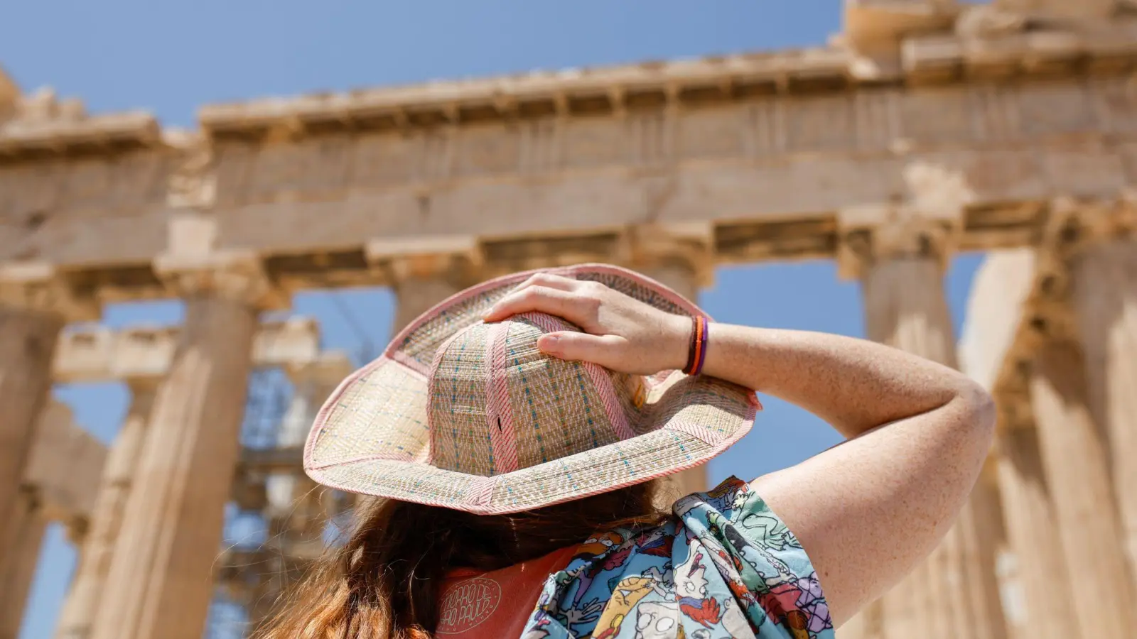 Trotz Hitze: Ein Besuch auf der Akropolis lockt immer. (Foto: Socrates Baltagiannis/)