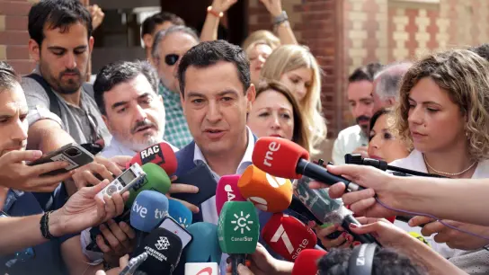 Juanma Moreno kann vier weitere Jahre in Andalusien regieren. (Foto: Álex Zea/EUROPA PRESS/dpa)