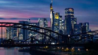 Banken-Skyline in Frankfurt: Die Finanzbranche dringt auf weniger Vorschriften. (Symbolbild) (Foto: Boris Roessler/dpa)