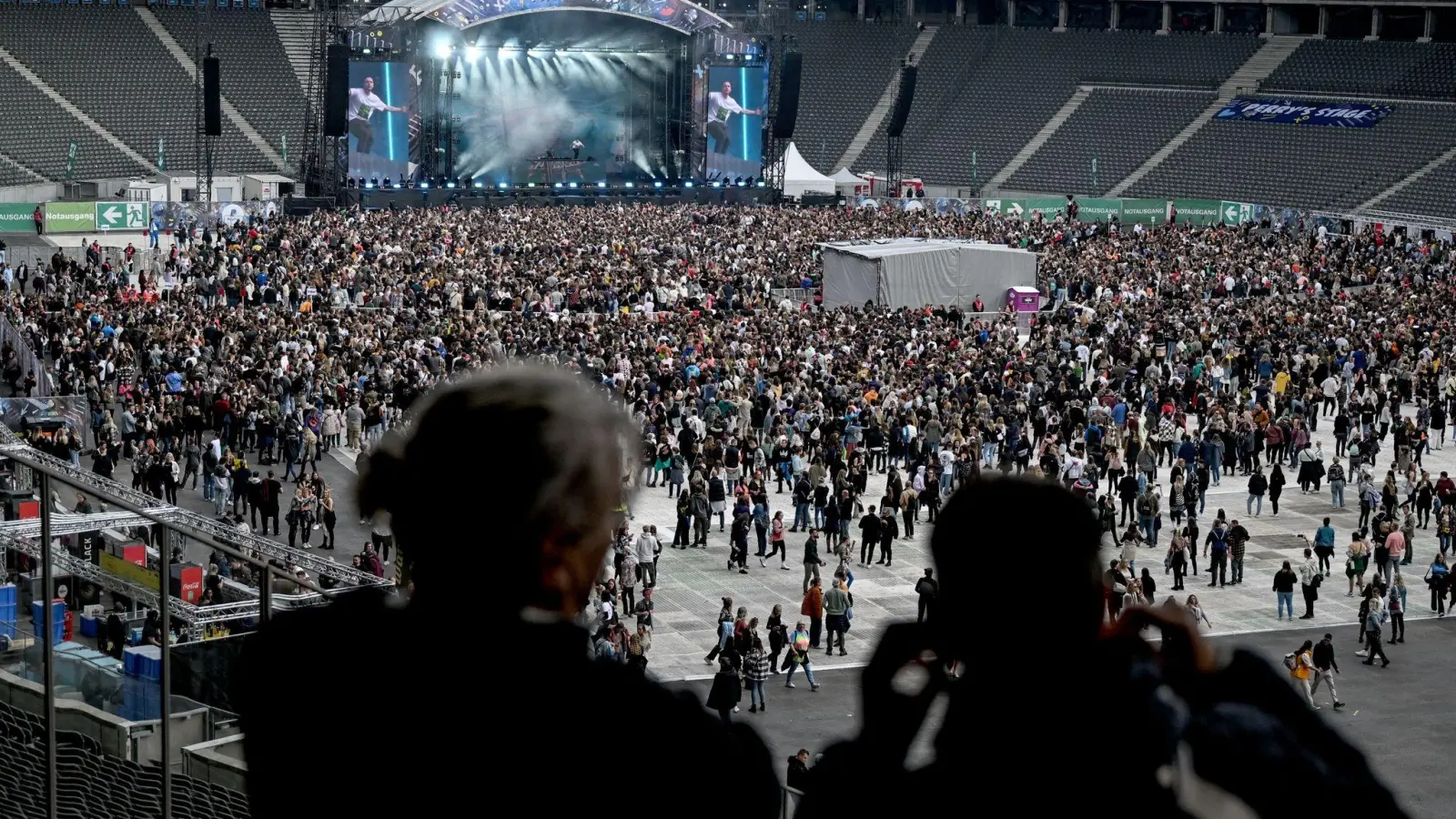 Das Lollapalooza im und am Berliner Olympiastadion. (Foto: Britta Pedersen/dpa)