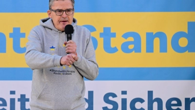 Der CDU-Politiker Roderich Kiesewetter fordert immer wieder eine neue größere Unterstützung für die Ukraine in ihrem Kampf gegen den russischen Angriffskrieg. (Archivbild) (Foto: Sebastian Gollnow/dpa)
