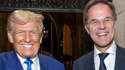 Schmeicheleien von Rutte (r) finden in Trump einen gewogenen Empfänger. (Archivbild) (Foto: Erik Luntang/Nato/dpa)