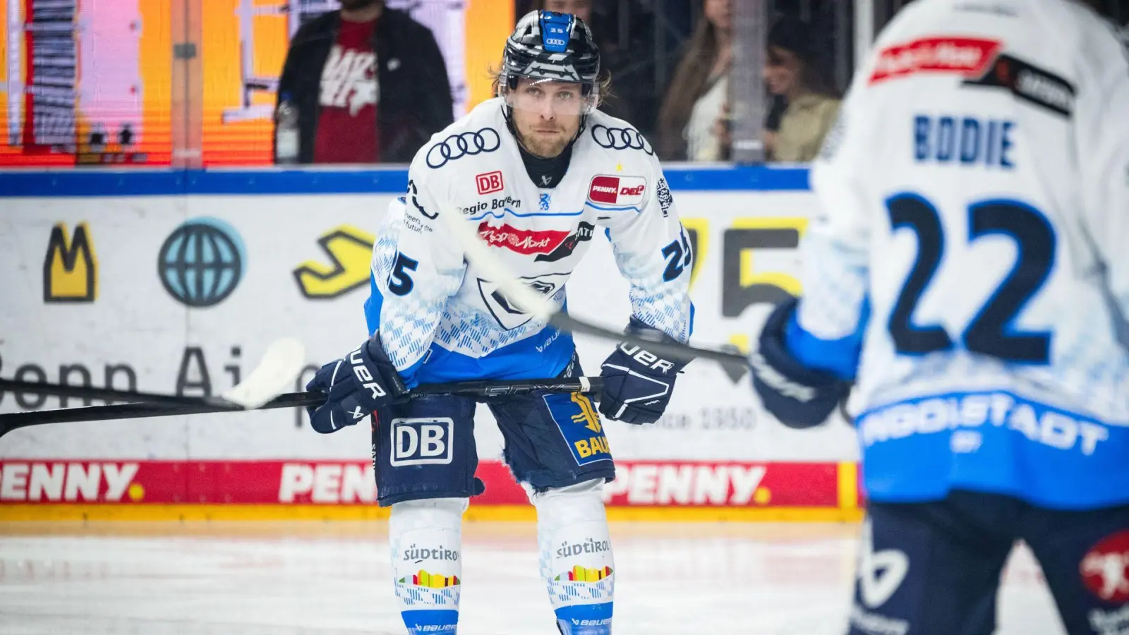 Der ERC Ingolstadt um Nationalspieler Leon Hüttl ist in der Champions League im Viertelfinale ausgeschieden. (Archivbild) (Foto: Marius Becker/dpa)