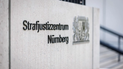 Über die Zulassung der Anklage hat nun das Landgericht Nürnberg-Fürth zu entscheiden. (Symbolbild) (Foto: Daniel Karmann/dpa)