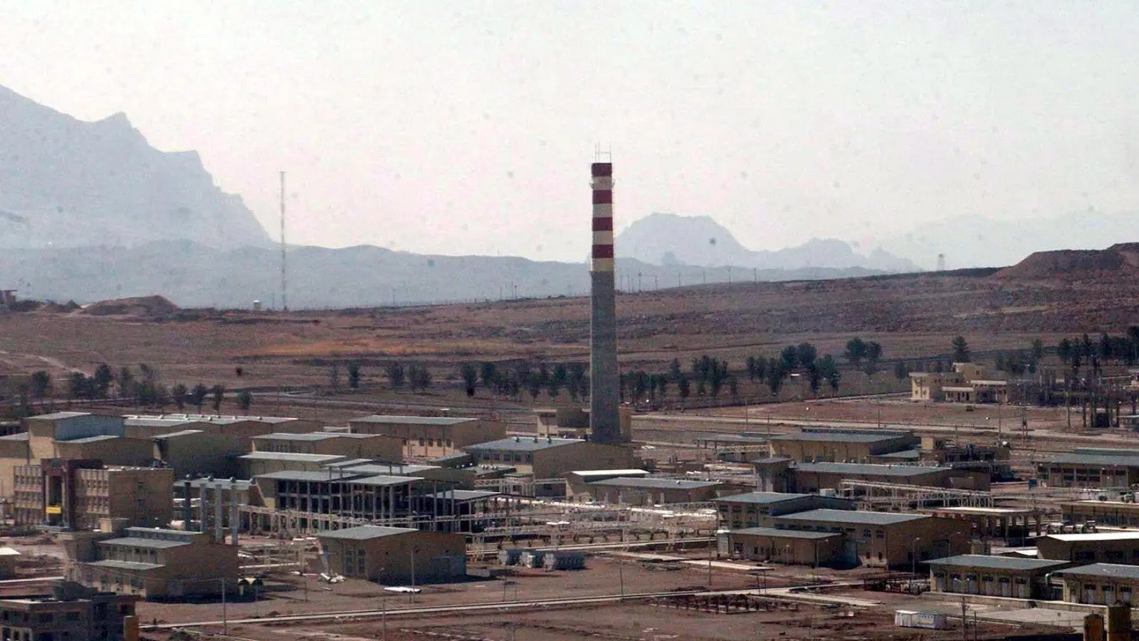 Der Urananreicherungskomplex in der iranischen Stadt Isfahan. (zu dpa: «Israel greift im Iran Werk für Uran-Zentrifugen an») (Foto: epa)