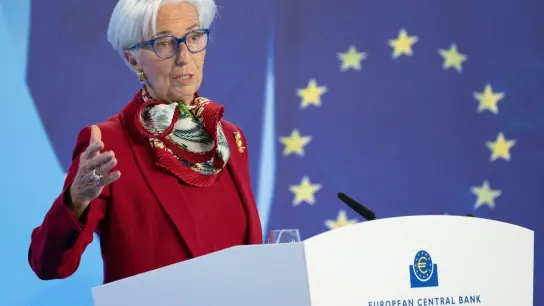 EZB-Präsidentin Christine Lagarde will weiter gegen die hohe Inflation ankämpfen. (Foto: Boris Roessler/dpa)