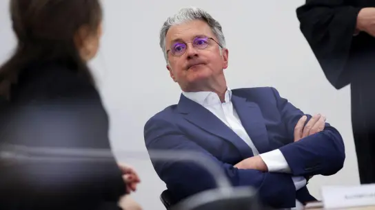 Der ehemaligen Audi-Chef Rupert Stadler hat vor dem Münchener Landgericht ein Geständnis abgelegt. (Foto: Lukas Barth/Reuters/Pool/dpa)