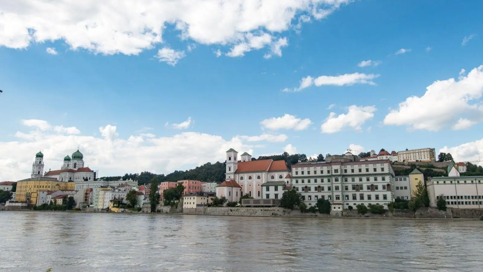 Die Altstadt von Passau. (Foto: Armin Weigel/dpa/Archiv)