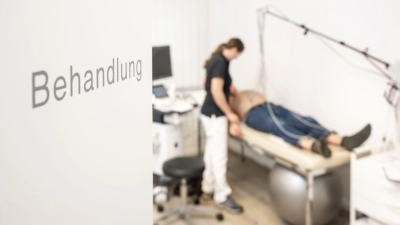 Wertvolle Werte: Im Elektrokardiogramm (EKG) können Herzrhythmusstörungen erkannt werden. (Foto: Benjamin Nolte/dpa-tmn)