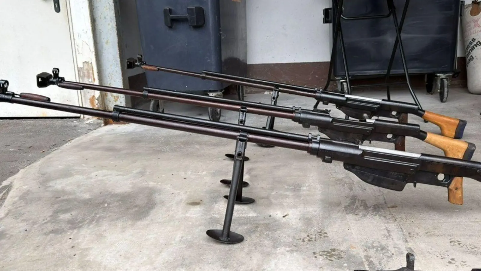 Ermittler entdecken in dem riesigen Waffenarsenal in Remscheid immer neue Verstecke. (Archivbild) (Foto: Polizei Wuppertal/dpa)