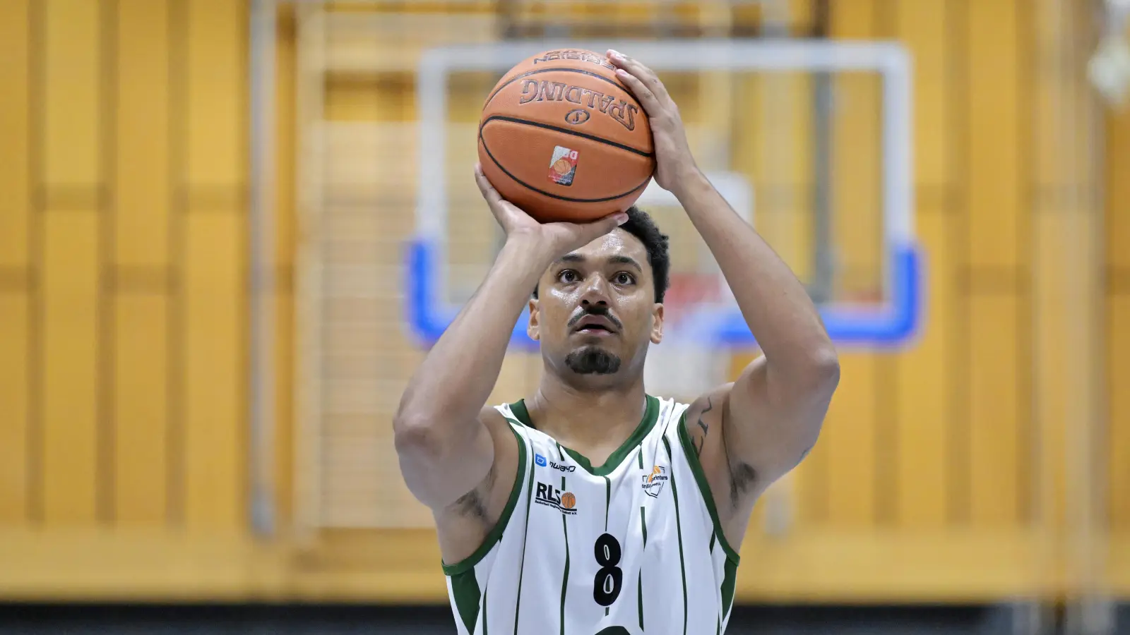 Aaron Winkelspecht (hier in einem Heimspiel) steuerte 29 Punkte zum Sieg bei. (Foto: Martin Rügner)
