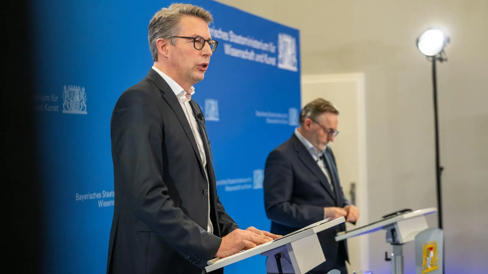 Bayerns Kunstminister Blume und Pinakotheken-Chef Biebl begrüßen die Entscheidung (Archivbild). (Foto: Leonie Asendorpf/dpa)