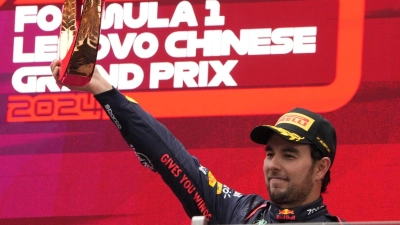 Bleibt zwei weitere Jahre bei Red Bull: Sergio Pérez. (Foto: Andy Wong/AP/dpa)